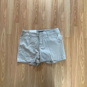 Gap | KHAKI SHORTS